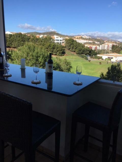 Miraflores Golf Gardens II Luxe Appartement At Riviera Del Sol Sitio de Calahonda Exteriör bild